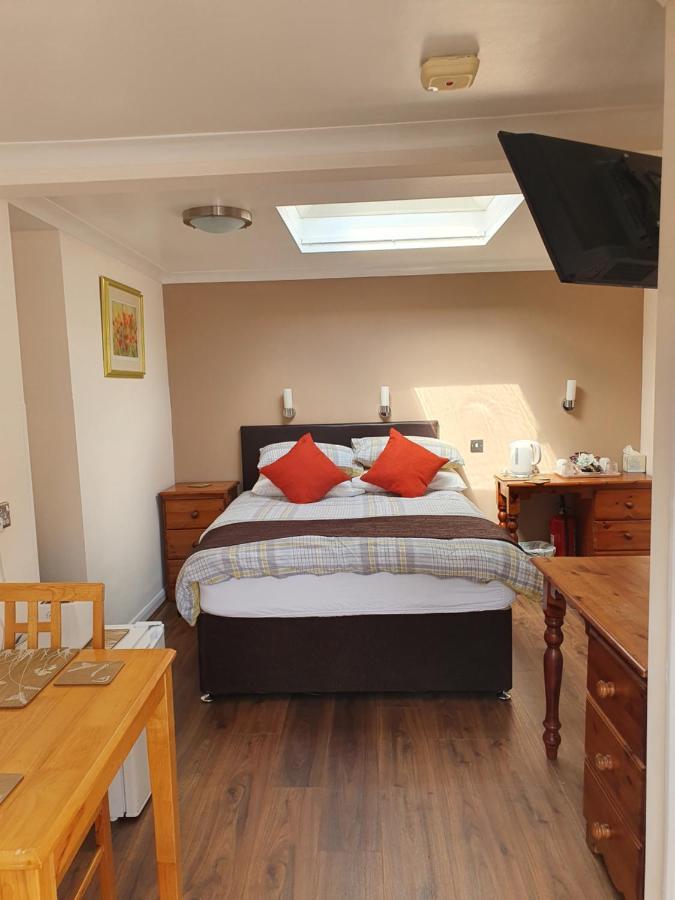 Penryn Guest House, Ensuite Rooms, Free Parking And Free Wifi Stratford-upon-Avon Kültér fotó