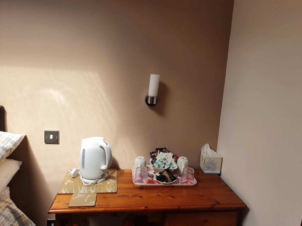 Penryn Guest House, Ensuite Rooms, Free Parking And Free Wifi Stratford-upon-Avon Kültér fotó