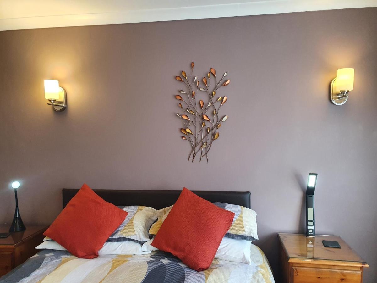Penryn Guest House, Ensuite Rooms, Free Parking And Free Wifi Stratford-upon-Avon Kültér fotó