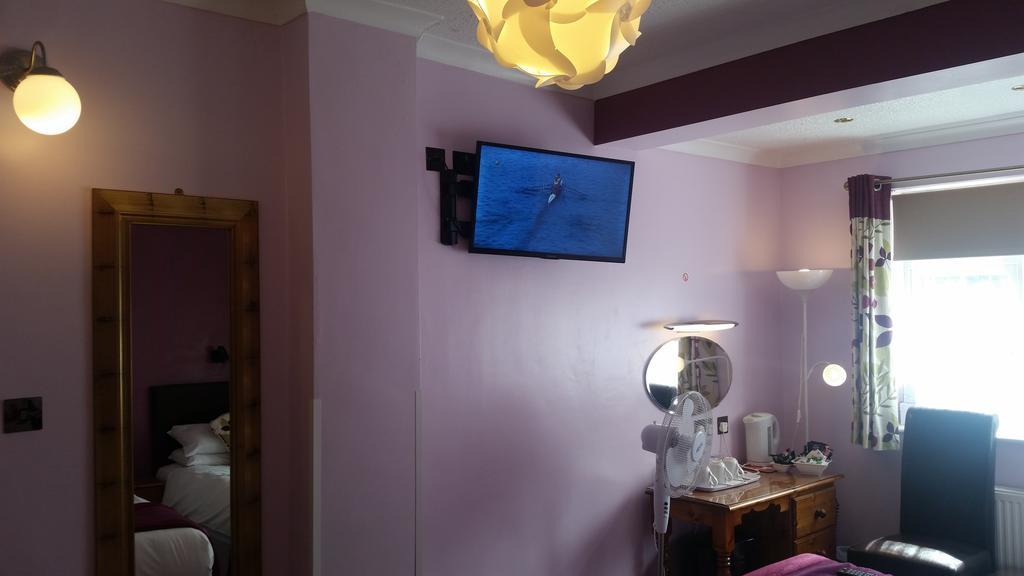 Penryn Guest House, Ensuite Rooms, Free Parking And Free Wifi Stratford-upon-Avon Kültér fotó