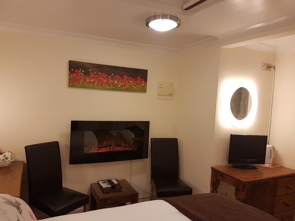 Penryn Guest House, Ensuite Rooms, Free Parking And Free Wifi Stratford-upon-Avon Kültér fotó