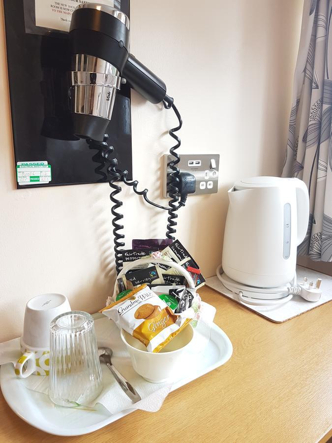Penryn Guest House, Ensuite Rooms, Free Parking And Free Wifi Stratford-upon-Avon Kültér fotó