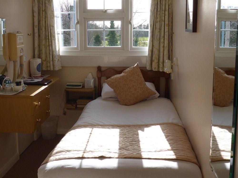 Penryn Guest House, Ensuite Rooms, Free Parking And Free Wifi Stratford-upon-Avon Kültér fotó