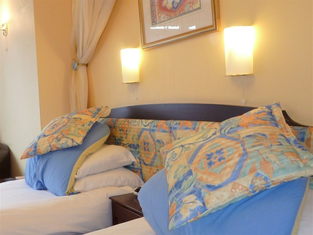 Penryn Guest House, Ensuite Rooms, Free Parking And Free Wifi Stratford-upon-Avon Kültér fotó