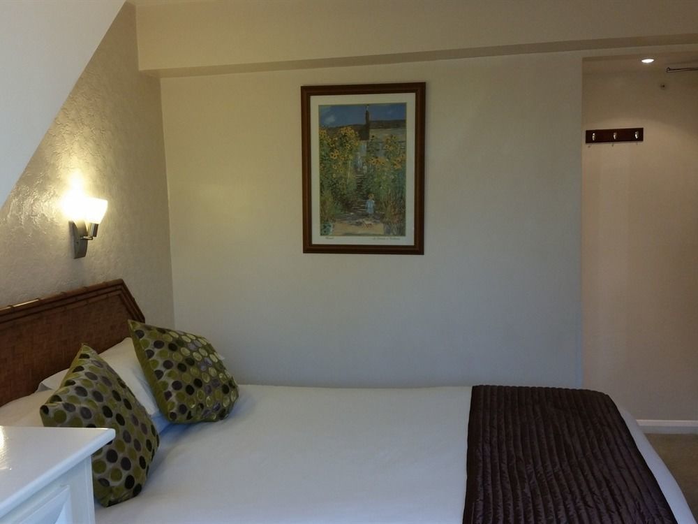 Penryn Guest House, Ensuite Rooms, Free Parking And Free Wifi Stratford-upon-Avon Kültér fotó