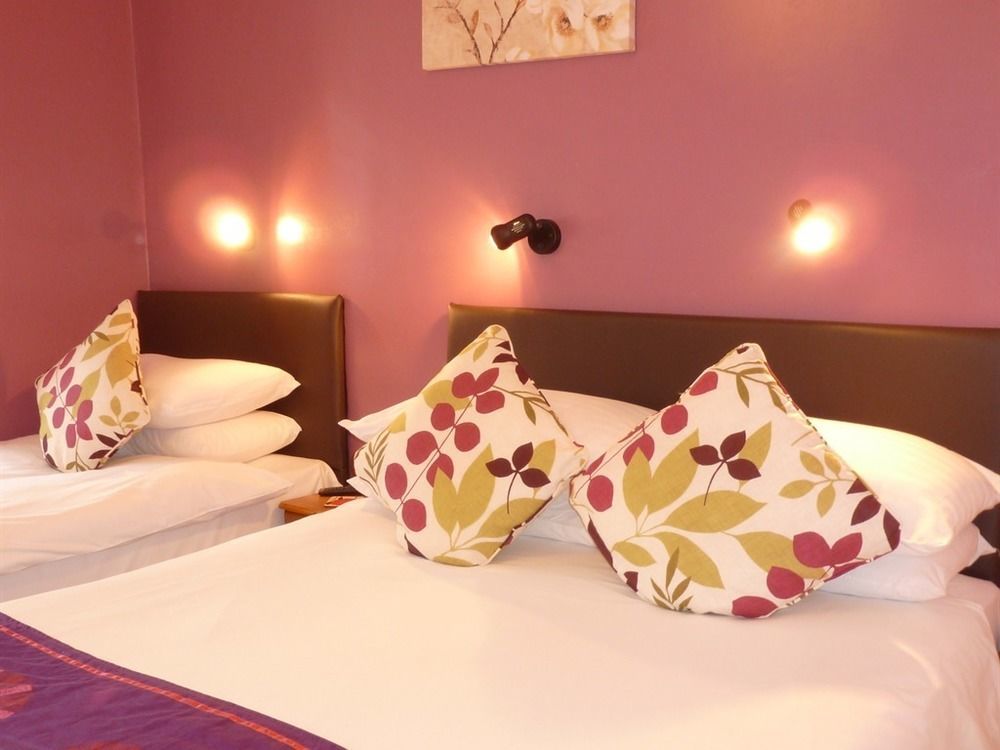 Penryn Guest House, Ensuite Rooms, Free Parking And Free Wifi Stratford-upon-Avon Kültér fotó
