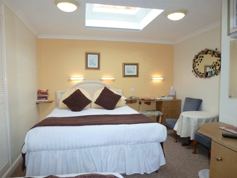 Penryn Guest House, Ensuite Rooms, Free Parking And Free Wifi Stratford-upon-Avon Kültér fotó