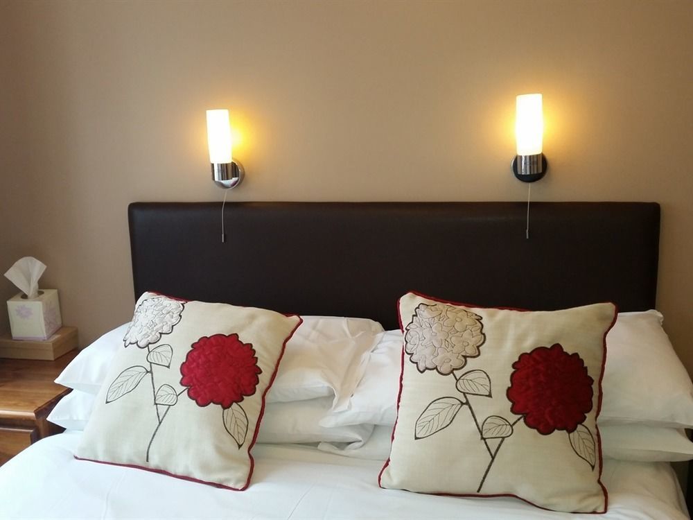Penryn Guest House, Ensuite Rooms, Free Parking And Free Wifi Stratford-upon-Avon Kültér fotó