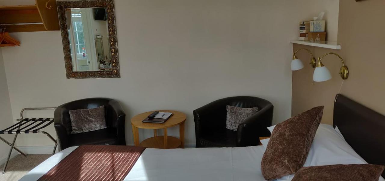 Penryn Guest House, Ensuite Rooms, Free Parking And Free Wifi Stratford-upon-Avon Kültér fotó