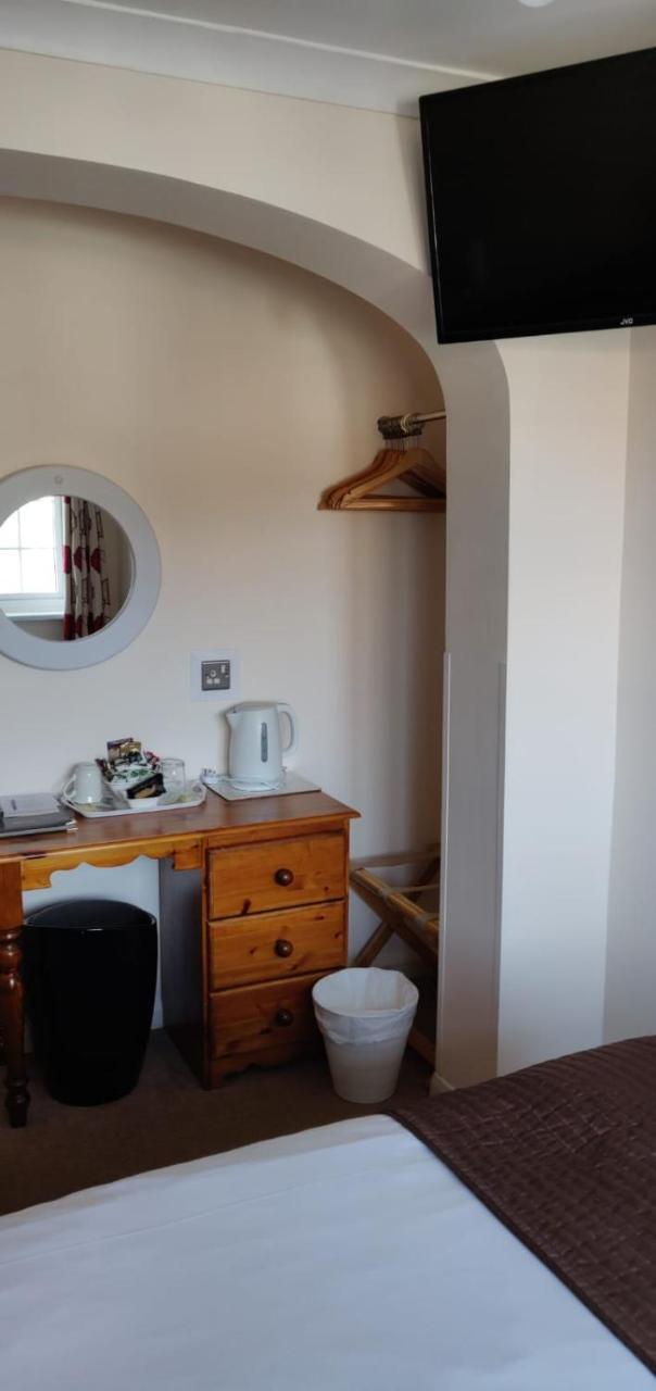 Penryn Guest House, Ensuite Rooms, Free Parking And Free Wifi Stratford-upon-Avon Kültér fotó