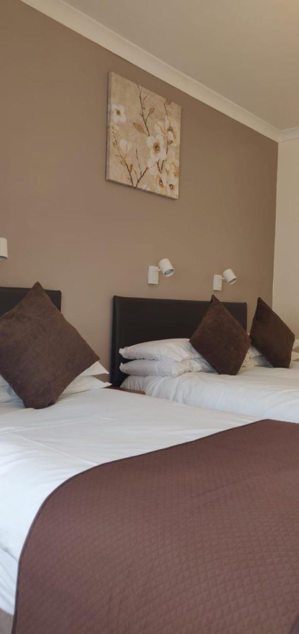 Penryn Guest House, Ensuite Rooms, Free Parking And Free Wifi Stratford-upon-Avon Kültér fotó