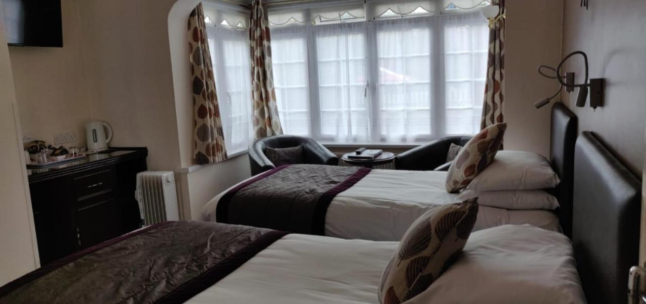 Penryn Guest House, Ensuite Rooms, Free Parking And Free Wifi Stratford-upon-Avon Kültér fotó